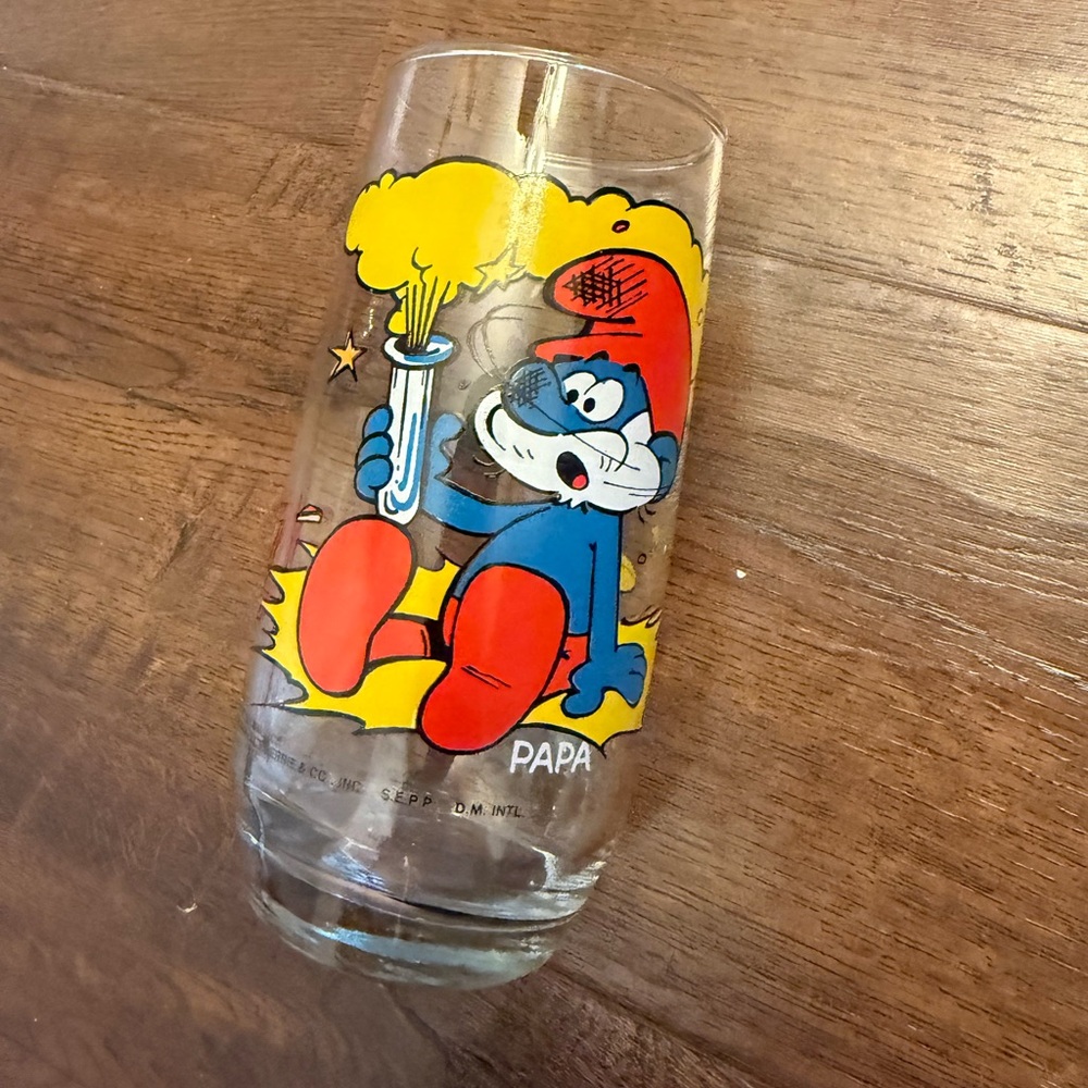 Vintage 1982 Papa Smurf Character Drinking Glass - Picture 1 of 4